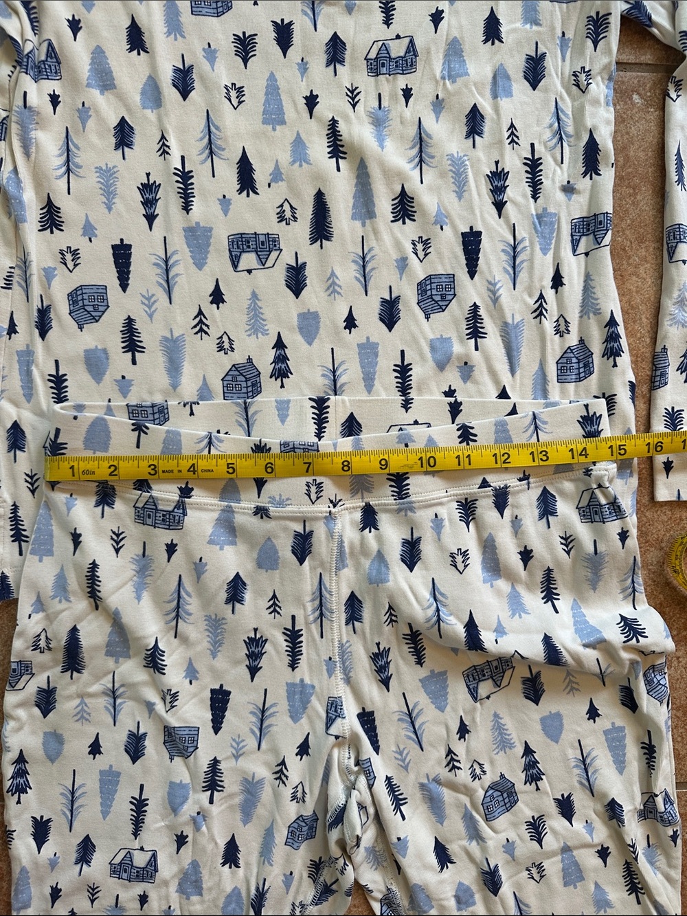 Duluth Trading Co Cream and Blue Winter Woodland Print Women’s Pajama Set - Picture 6 of 9